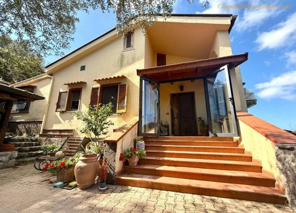 casa indipendente in vendita a Massa Lubrense