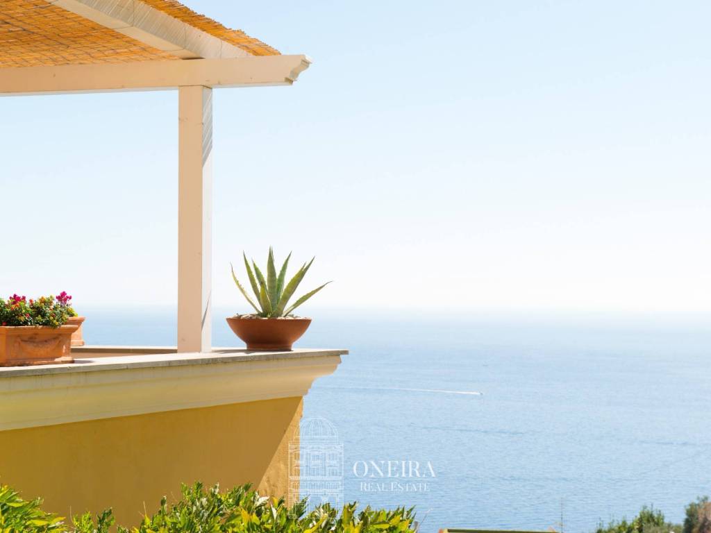 casa indipendente in vendita a Massa Lubrense in zona Nerano