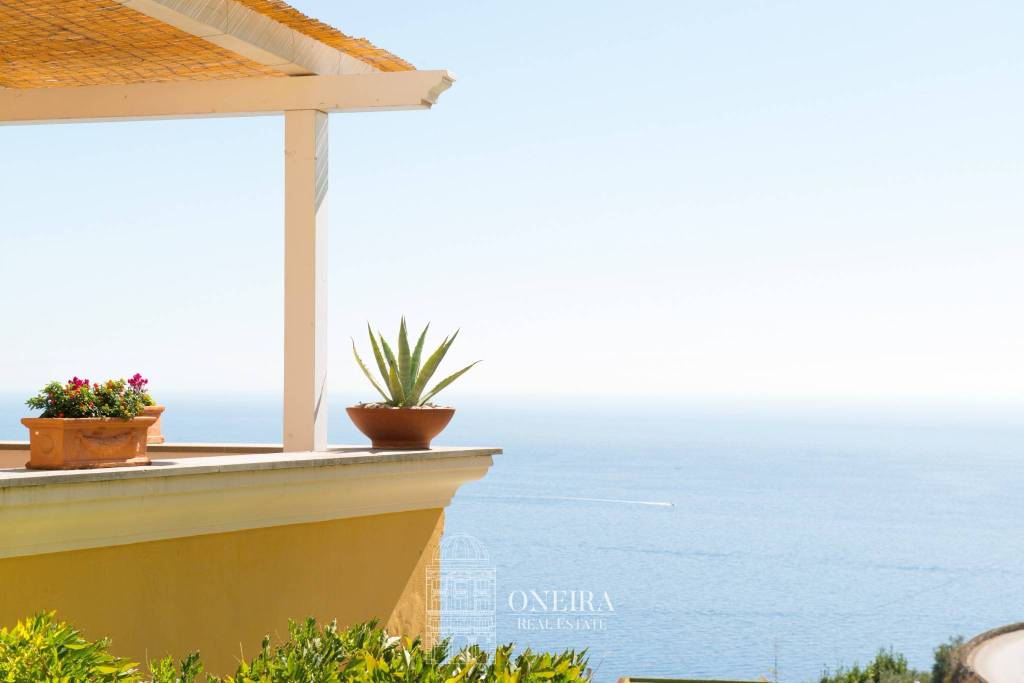 casa indipendente in vendita a Massa Lubrense in zona Nerano