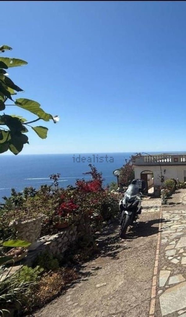 casa indipendente in vendita a Massa Lubrense