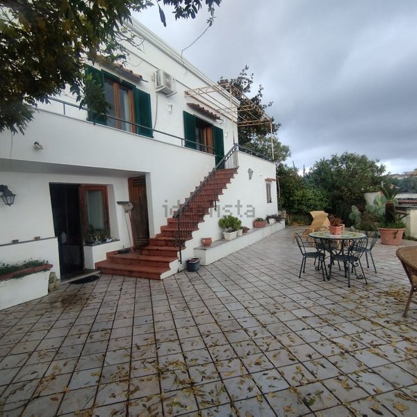 casa indipendente in vendita a Massa Lubrense