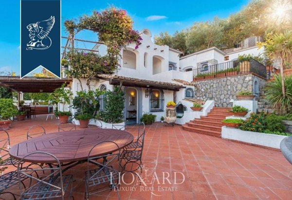 casa indipendente in vendita a Massa Lubrense in zona Conca Verde