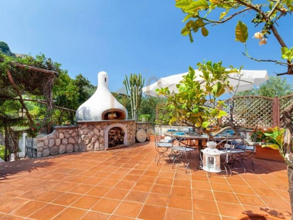 casa indipendente in vendita a Massa Lubrense in zona Conca Verde