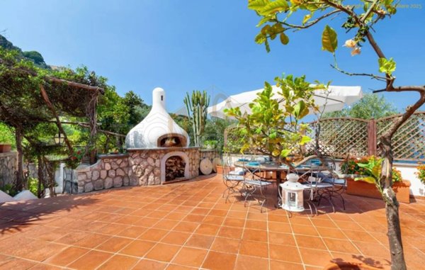 casa indipendente in vendita a Massa Lubrense in zona Conca Verde