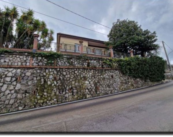 casa indipendente in vendita a Massa Lubrense