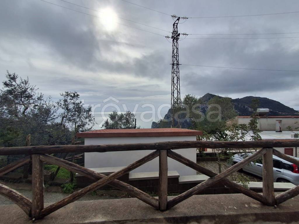 casa indipendente in vendita a Massa Lubrense in zona Marina del Cantone