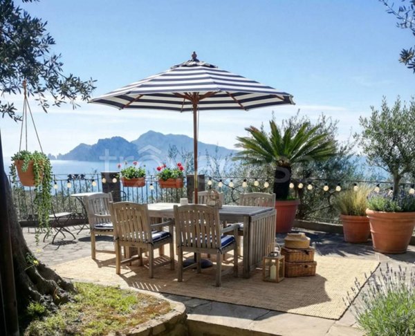 casa indipendente in vendita a Massa Lubrense in zona Marciano