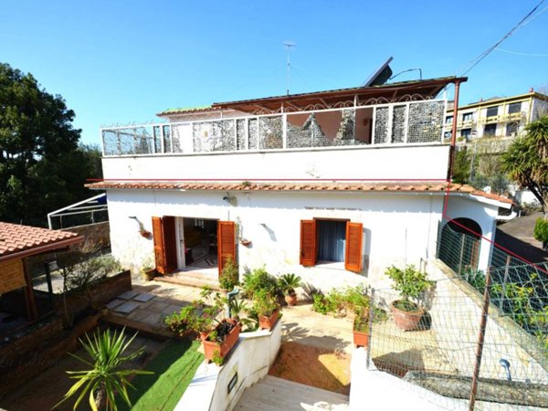 casa indipendente in vendita a Massa Lubrense