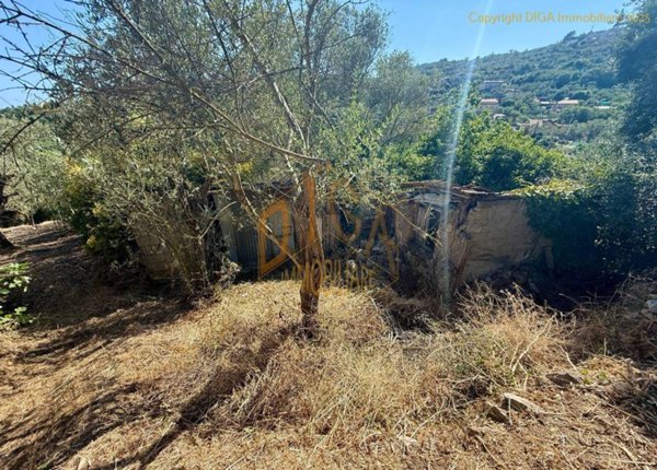 locale commerciale in vendita a Massa Lubrense