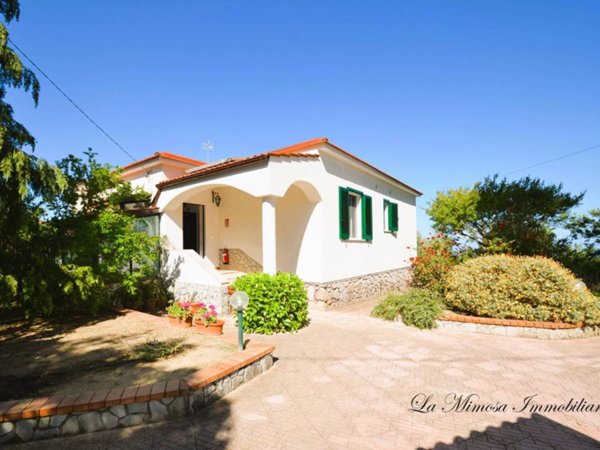 casa indipendente in vendita a Massa Lubrense