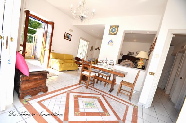 casa indipendente in vendita a Massa Lubrense in zona Deserto
