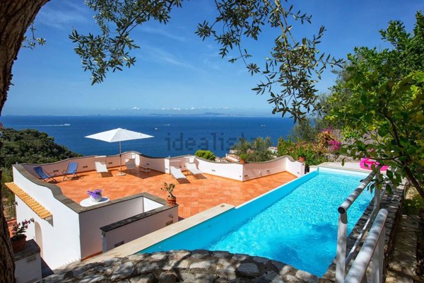 casa indipendente in vendita a Massa Lubrense in zona Marina di Lobra