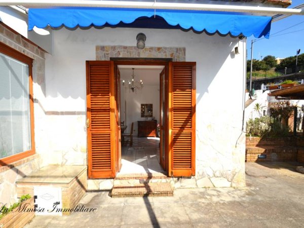 casa indipendente in vendita a Massa Lubrense
