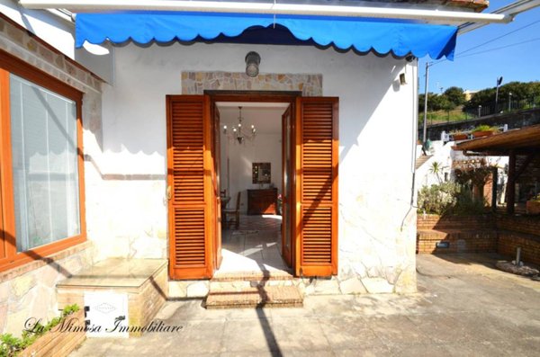 casa indipendente in vendita a Massa Lubrense