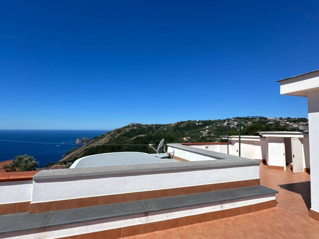 casa indipendente in vendita a Massa Lubrense