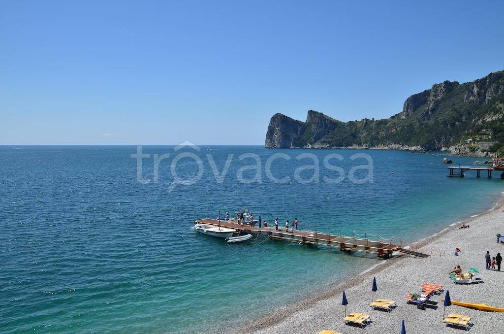 appartamento in vendita a Massa Lubrense in zona Marina del Cantone