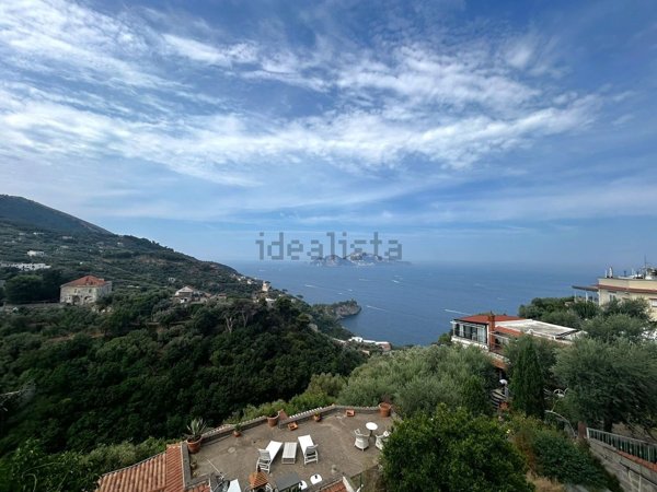 appartamento in vendita a Massa Lubrense in zona Annunziata