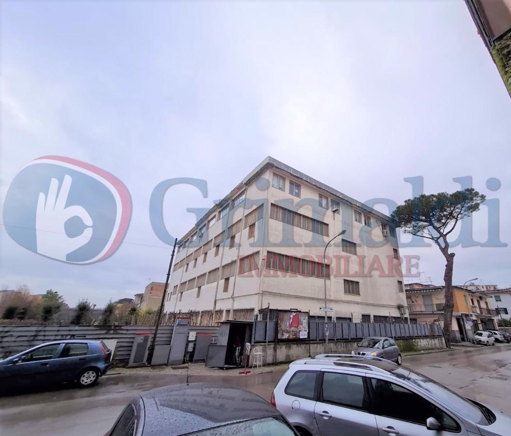 negozio in vendita a Melito di Napoli