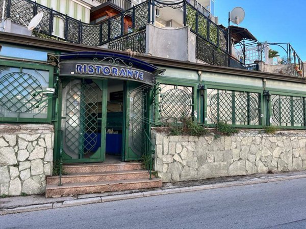 negozio in vendita a Melito di Napoli