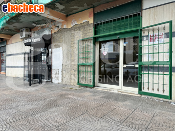 locale commerciale in vendita a Melito di Napoli