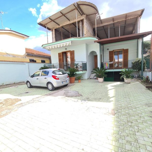 casa indipendente in vendita a Melito di Napoli