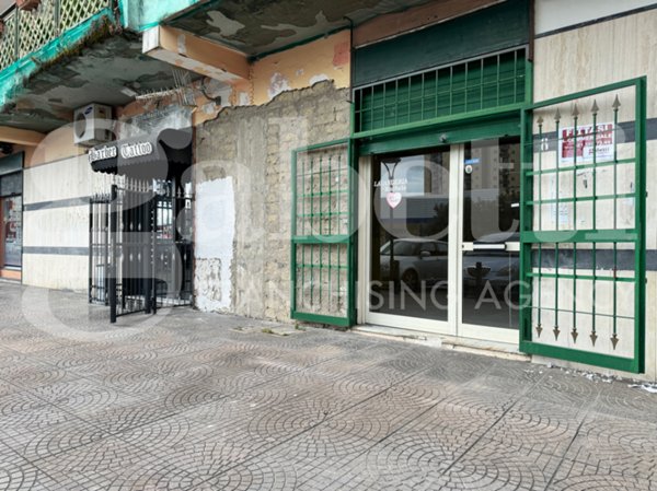 negozio in vendita a Melito di Napoli