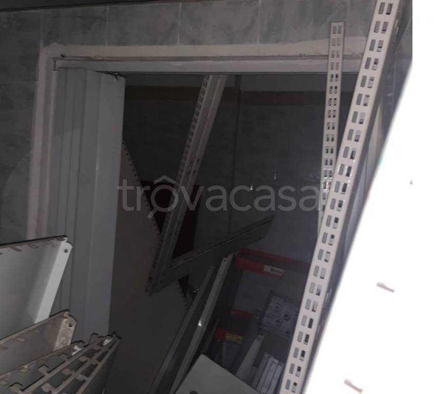 negozio in vendita a Melito di Napoli