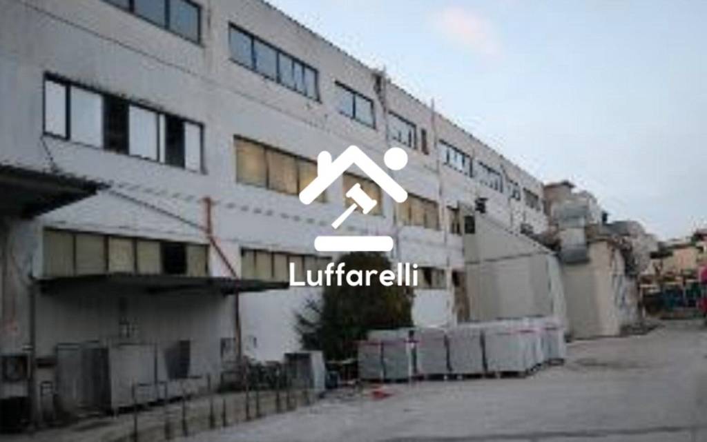 locale commerciale in vendita a Melito di Napoli