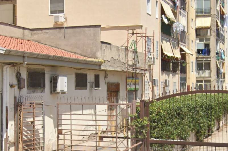 negozio in vendita a Melito di Napoli