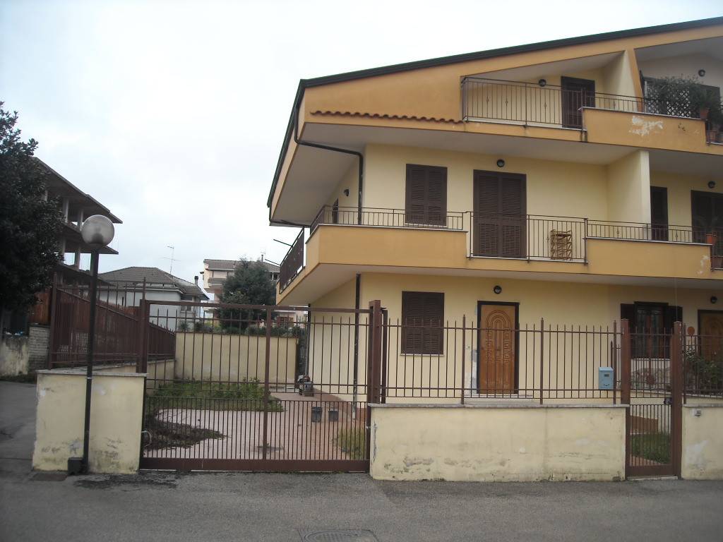 casa indipendente in vendita a Melito di Napoli