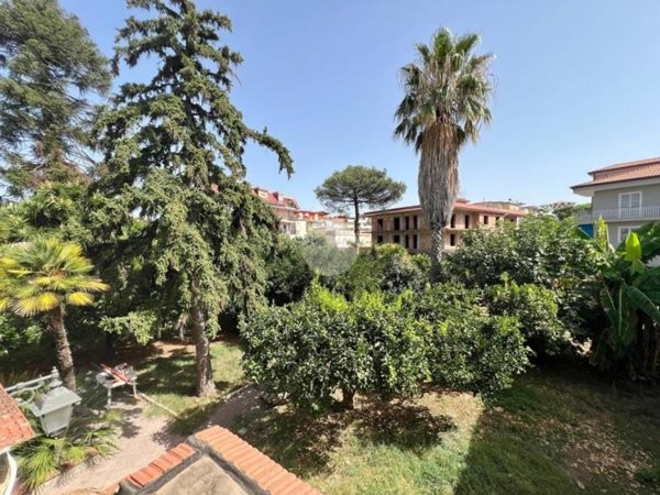 casa indipendente in vendita a Melito di Napoli