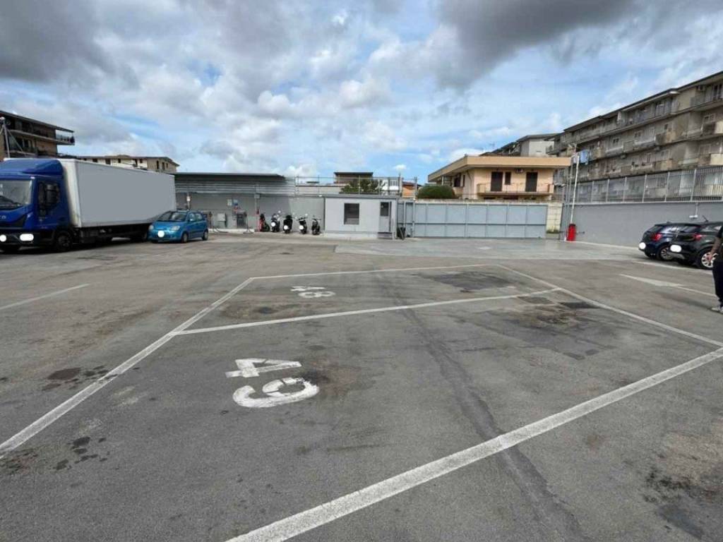 locale commerciale in vendita a Melito di Napoli