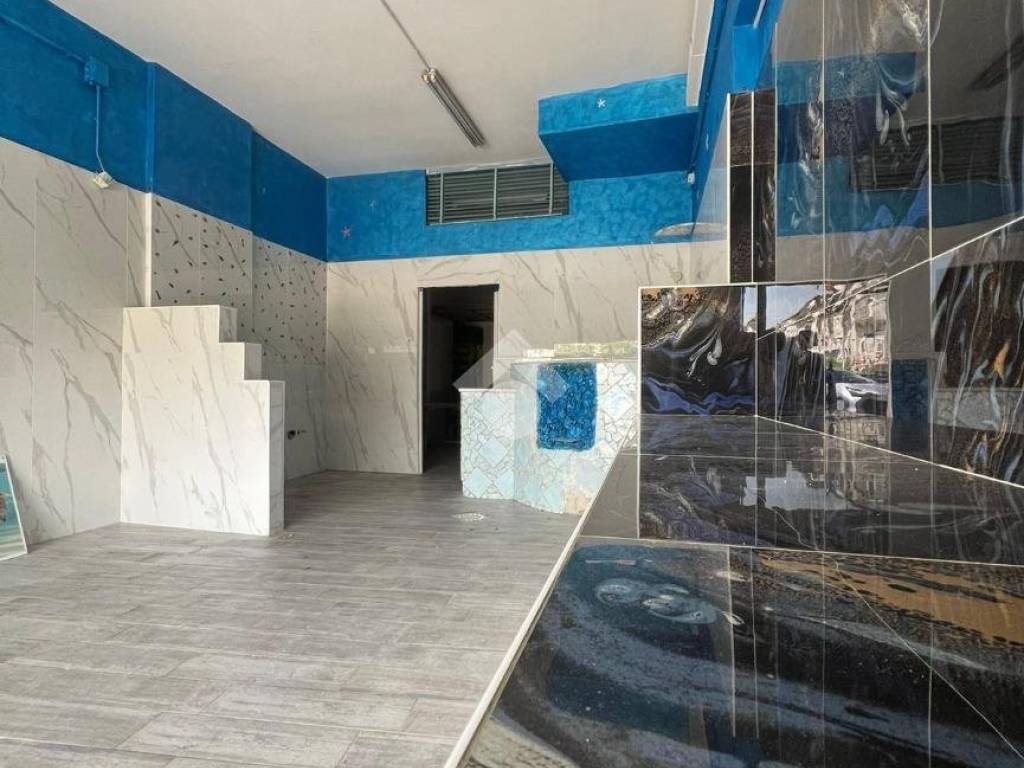 negozio in vendita a Melito di Napoli