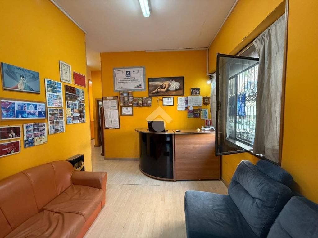 negozio in vendita a Melito di Napoli