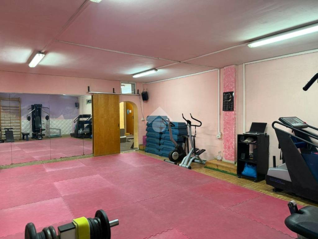 negozio in vendita a Melito di Napoli