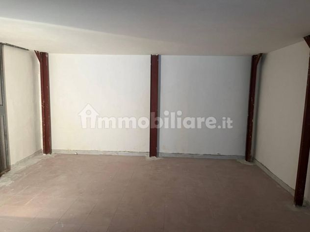 locale commerciale in vendita a Melito di Napoli