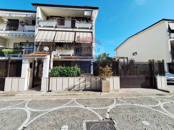 casa indipendente in vendita a Melito di Napoli