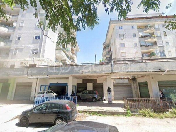 negozio in vendita a Melito di Napoli