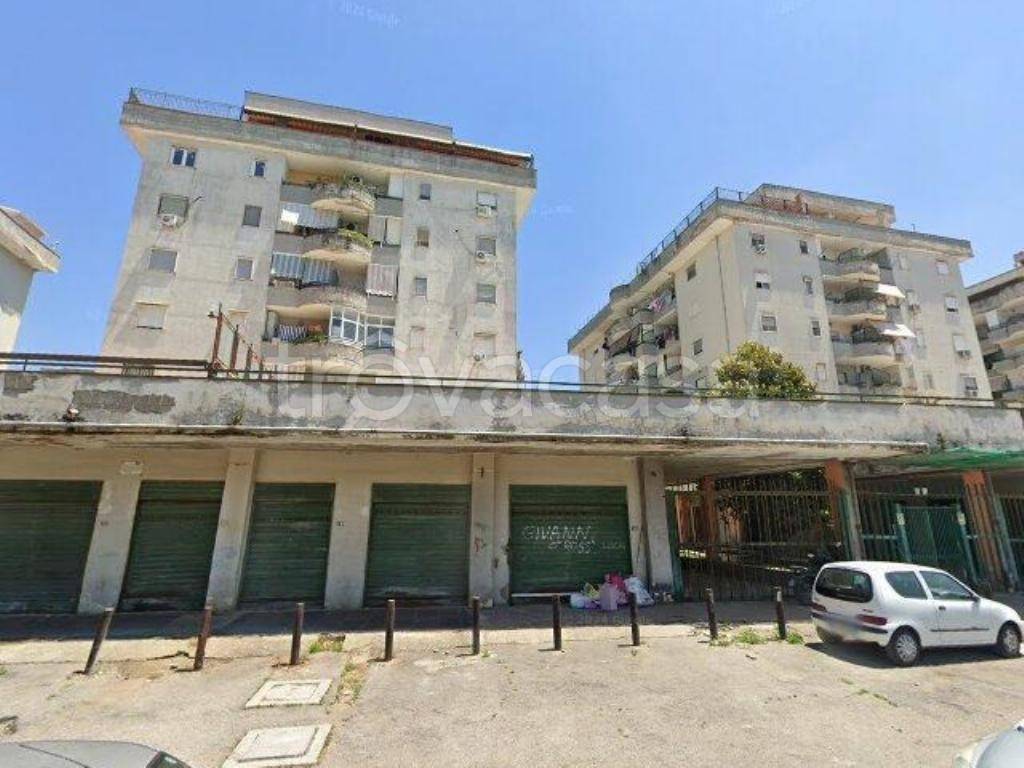 negozio in vendita a Melito di Napoli