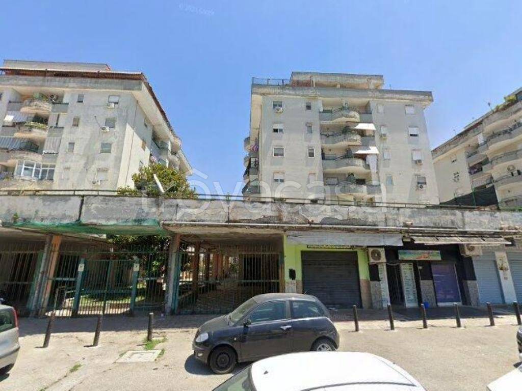 negozio in vendita a Melito di Napoli
