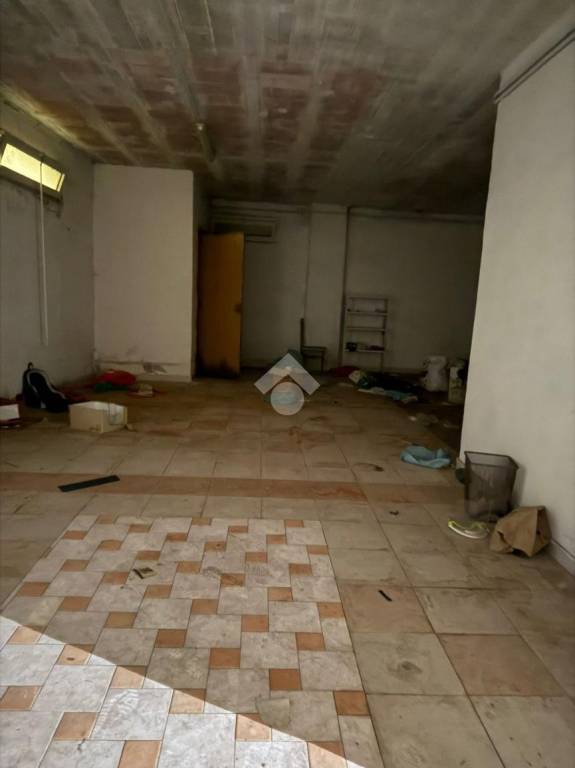 locale commerciale in vendita a Melito di Napoli