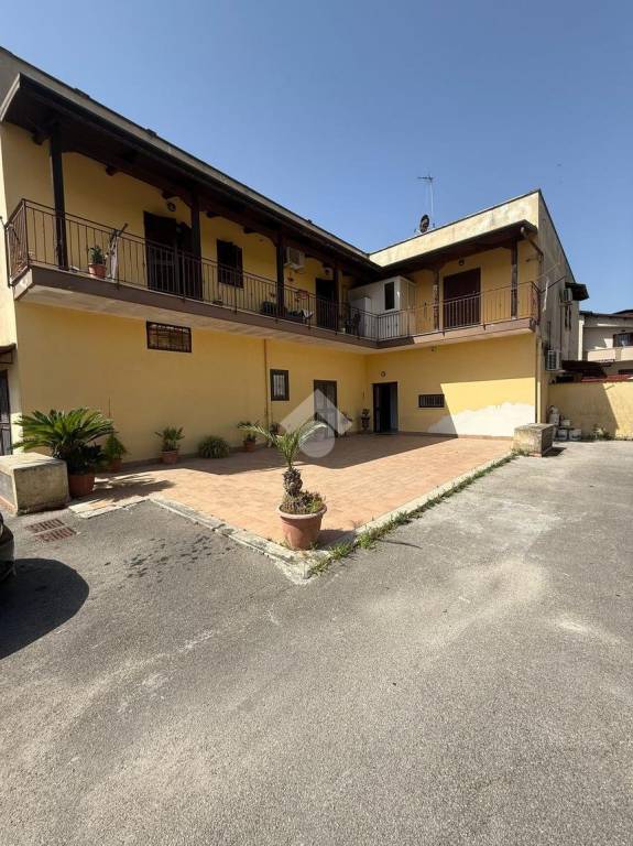 locale commerciale in vendita a Melito di Napoli