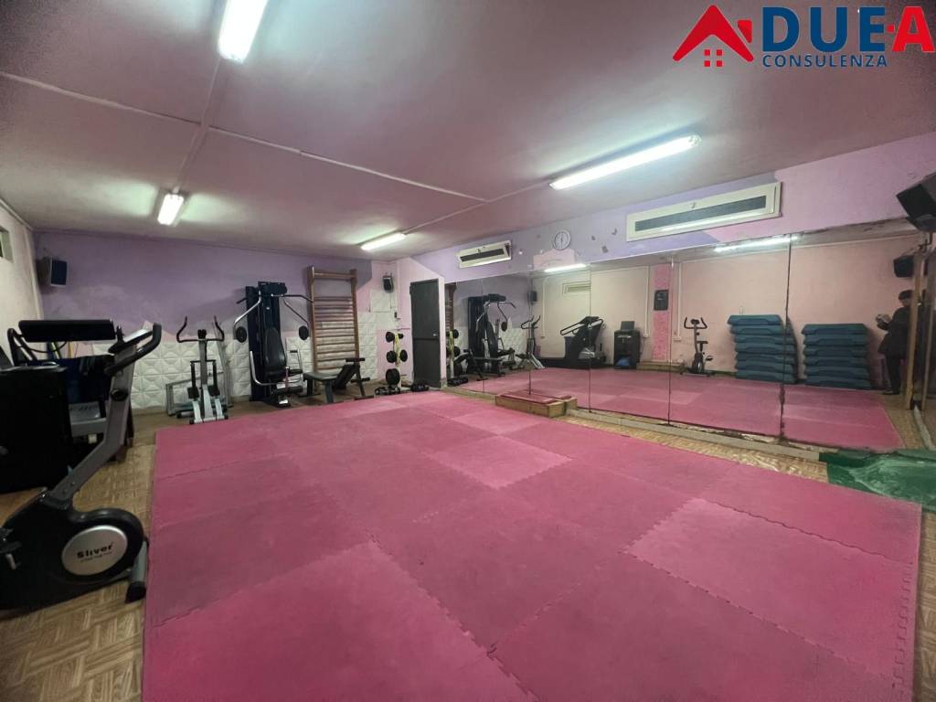 negozio in vendita a Melito di Napoli