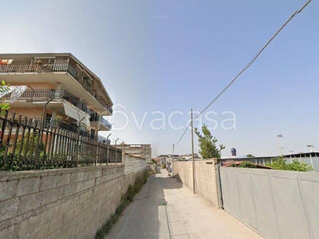 locale commerciale in vendita a Melito di Napoli