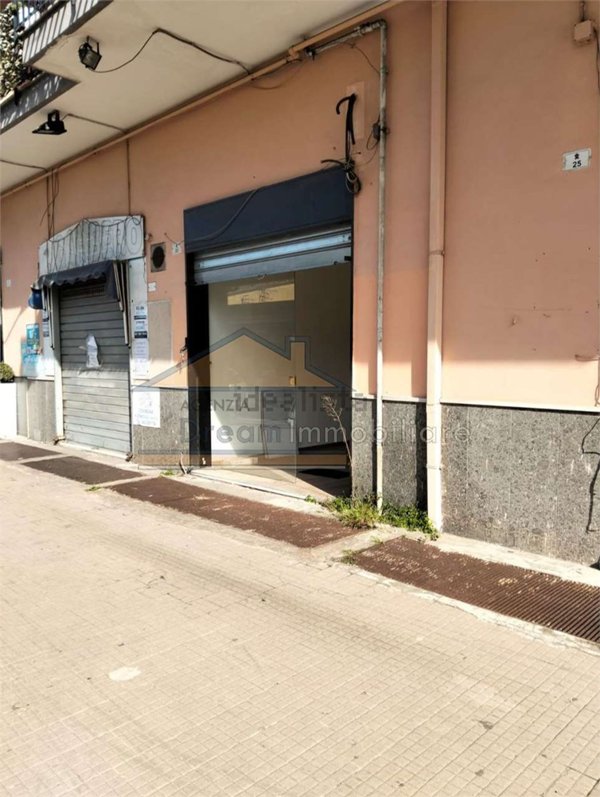 locale commerciale in vendita a Melito di Napoli