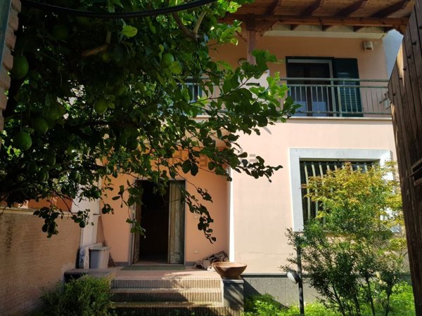 casa indipendente in vendita a Melito di Napoli