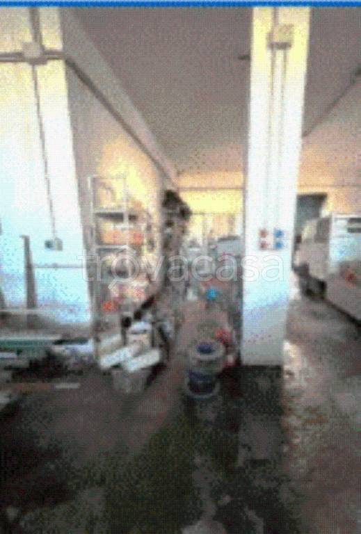 locale commerciale in vendita a Melito di Napoli