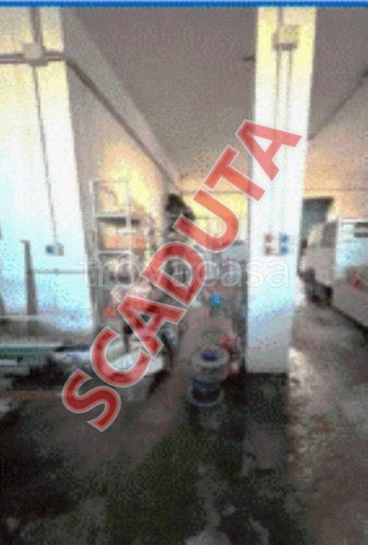 locale commerciale in vendita a Melito di Napoli