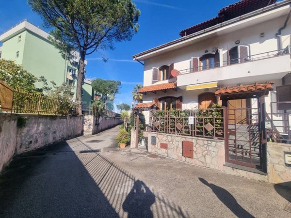 casa indipendente in vendita a Melito di Napoli