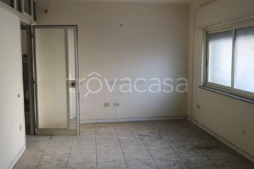 negozio in vendita a Melito di Napoli